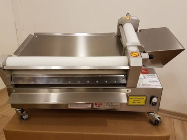 Şengün Yatay Hamur Açma Makinesi, 60 Cm SM-60YD