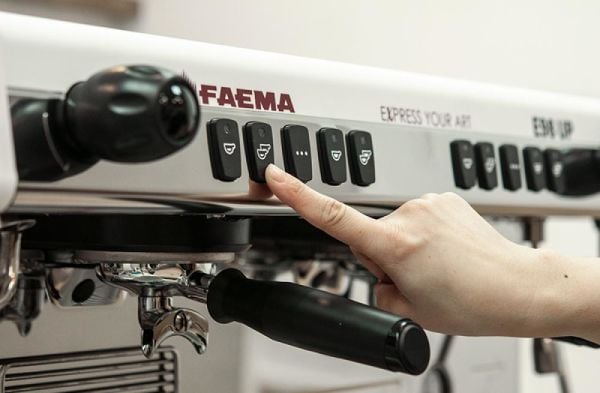 Faema Tall Cup Full Otomatik Espresso Kahve Makinesi, 2 Gruplu, E98 UP A/2 TC