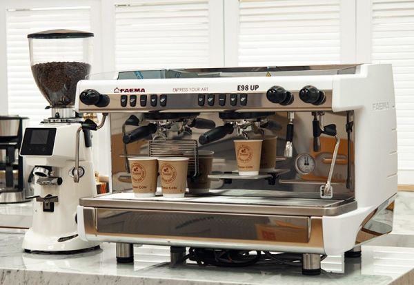 Faema Tall Cup Full Otomatik Espresso Kahve Makinesi, 2 Gruplu, E98 UP A/2 TC